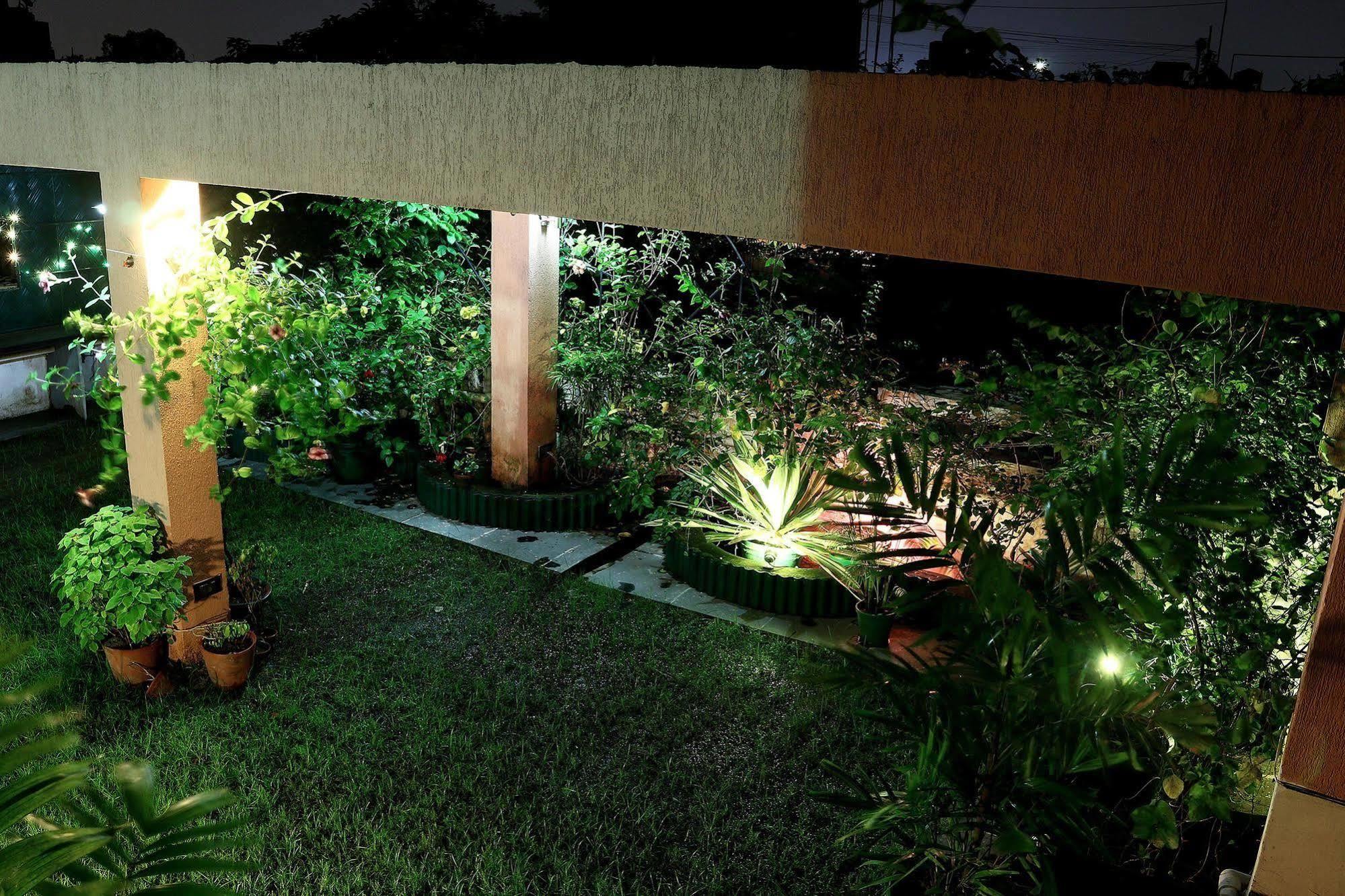 Tangerine Guest House Calcutta Extérieur photo